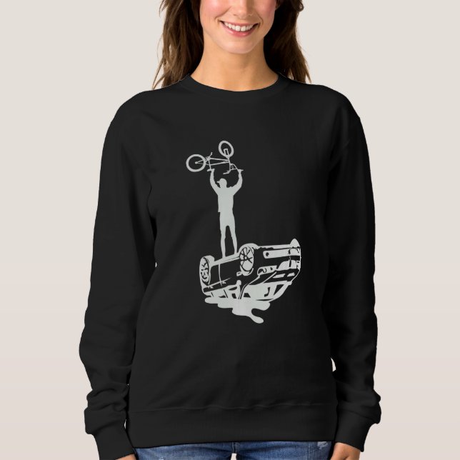 Bike vs Car Biking Bicycle BMX Stunt Dirt Bike  T Shirt (Framsida)