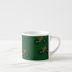 Bikes på grönt espressomugg