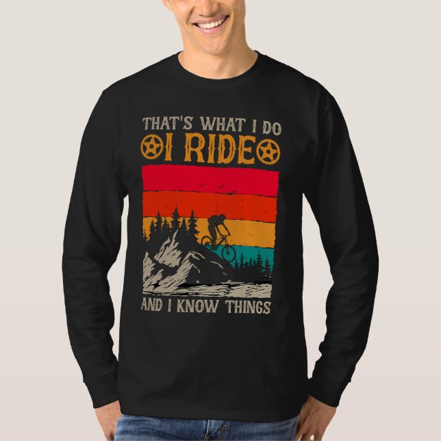 Biking and Cycling   17 T Shirt (Framsida)