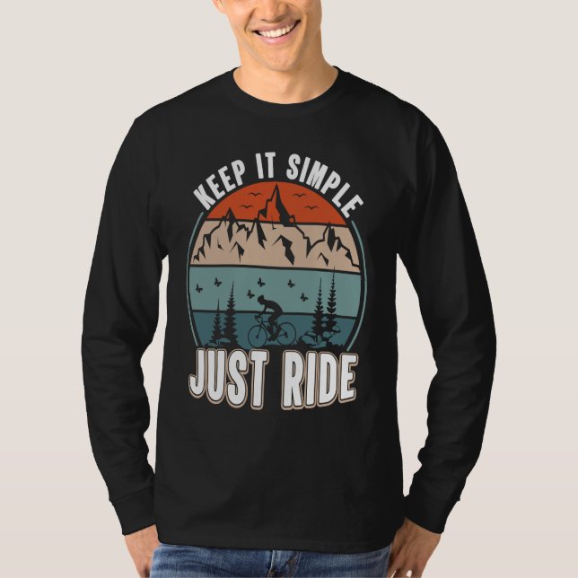 Biking and Cycling   43 T Shirt (Framsida)