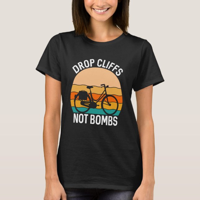 Biking and Cycling  88 T Shirt (Framsida)