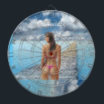 Bikini Girl Thunder_Cove Darttavla<br><div class="desc">badbabyn i det långa bikini-sjölandskapet anpassar sig med ditt eget hälsning,  namn,  meddelande osv.</div>