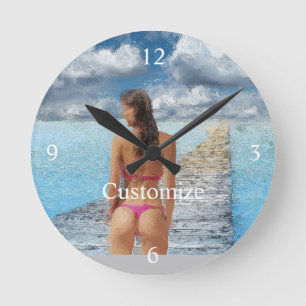 Bikini Girl Thunder_Cove Rund Klocka