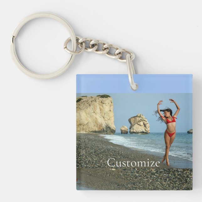 Bikini Model Dancing Thunder_Cove (Framsidan)