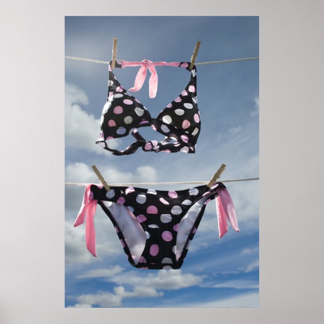 Bikini på en slutlinje poster (Framsidan)