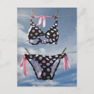 Bikini på en slutlinje vykort