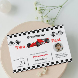 Bilar i tävla, daglig pojke som växer upp två gång inbjudningar