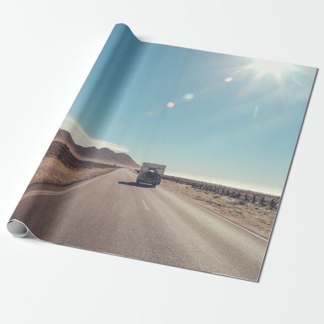 Bilar på väg med svart asfalt presentpapper (Utrullad)