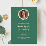 Bild av Birthday emerald grönt guld diamant Inbjudningar<br><div class="desc">För en elegant 40:e (eller någon ålder) födelsedagsfest. En bakgrundsbild för grönten. Anpassa och lägg till information om namn och party. Lägg fotot i faux guld diamant ram. Namn är skrivet med ett handskript i stil</div>