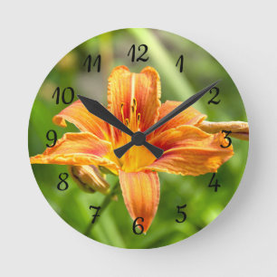 Bild av Cute big Lily-blomma Rund Klocka