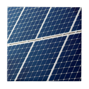Bild av en solenergipanel roligt kakelplatta