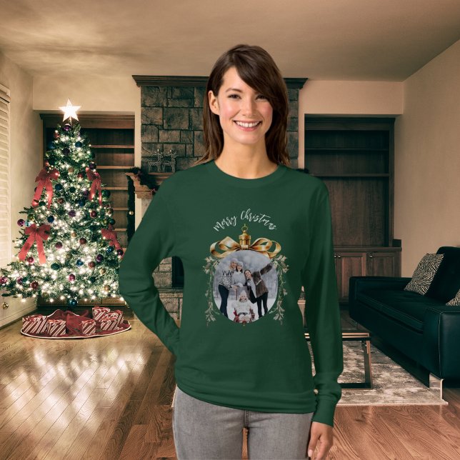 Bild av guld-bauble-familjen grönt t shirt (Skapare uppladdad)