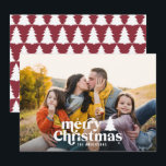 Bild av röd modern elegant i körsbärsrött julkort<br><div class="desc">Retro-typografi,  moderna fotojulklappar. Färg för text och körsbärsröd bakgrund kan anpassas. Del av en samling</div>