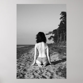 Bild av svart och vit bikini tatuering, badflicka poster