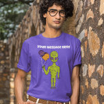 Bild för anpassningsbar Message Space Alien and Ba T Shirt<br><div class="desc">Lägg till en lustig slogan eller ett personlig-meddelande till den här grafiktestet som innehåller en illustration av en rymdutlänning som håller några planetformade ballonger.</div>