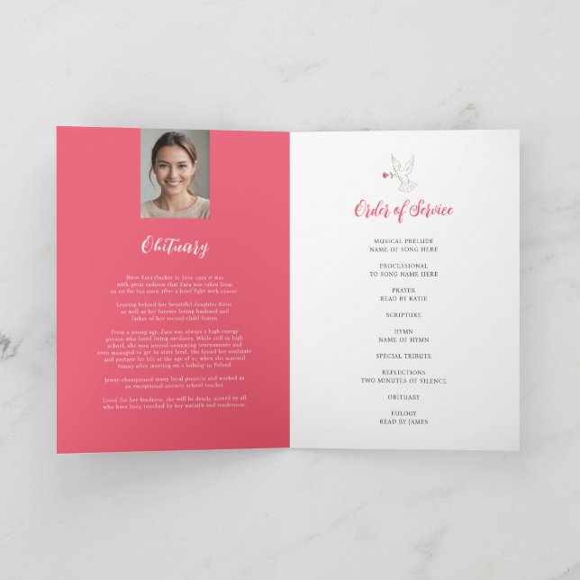 Bild med röd rosa ros på minnesbegravningen program (Inuti)