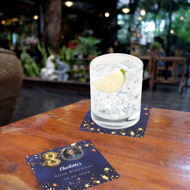 Bild på 80-årsdagen av marinblå guld-stjärnor underlägg papper kvadrat (Skapare uppladdad)