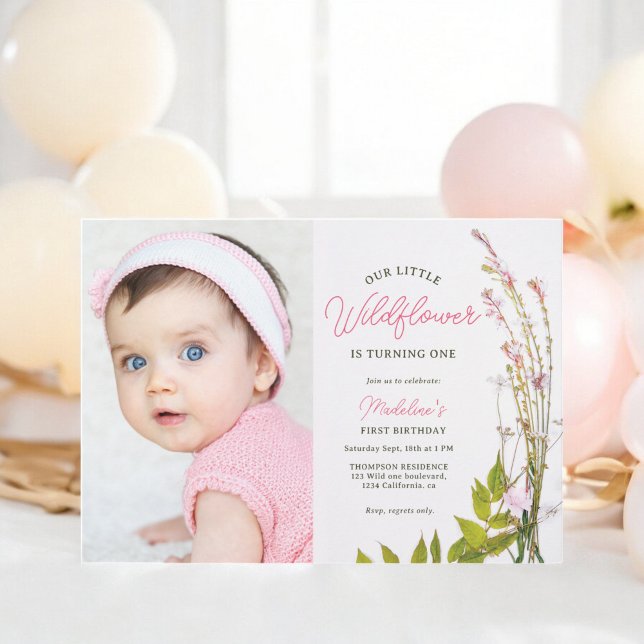 Bild på sommarboho-skript för blomma 1:a födelseda inbjudningar (Summer boho wildflower script photo 1st birthday invitation)