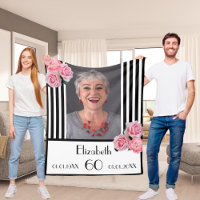 Bild på svart vit rand-blommigt på födelsedagen