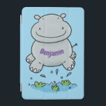 Bild på tecknaden för att hoppa i kugghjulet iPad mini skydd<br><div class="desc">Den här berömvärt söta baby-hippo hoppar i vattenhålet!</div>