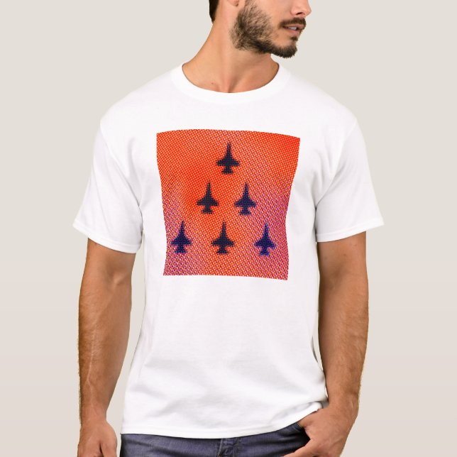 Bildande av F16s i Orange. Pop Art T-shirt (Framsida)