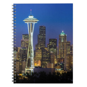 Bilden av Seattle Skyline på morgonen. Anteckningsbok Med Spiral