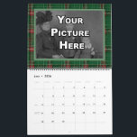 Bilder i julfamiljen kalender<br><div class="desc">Den här kalendern har en julklapp på framsidan och baksidan med den lilla skotska hund och en anpassade är till för din familj namn. Lägg till din egen familj Bilder varje månad och skicka en verkligt speciell gåva till hela din familj i år. Alla kan också anpassa den här kalendern...</div>