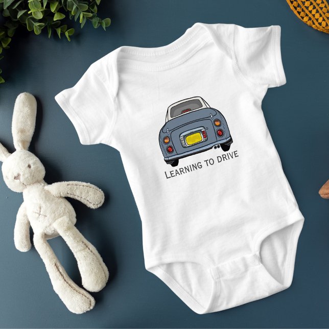 Bilder som lär sig att köra drivrutin för små bila tee (Cute baby bodysuit for your little car enthusiast)