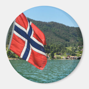 Bilfärja i norgerundamagnet magnet