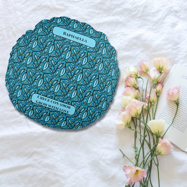Bilingual Blue Löv Crece con Kärlek & Namn Rund Kudde (Round Pillow with custom text Grow with Love/Crece con Amor & personalized name multilingual project)