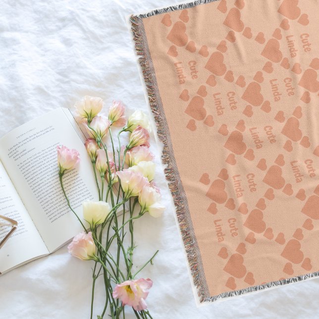 Bilingual Peach Fuzz Cute Linda Spanska Filt (Bilingual Peach Fuzz "Cute Linda" Spanish Throw Blanket. custom text. Multilingual Project)
