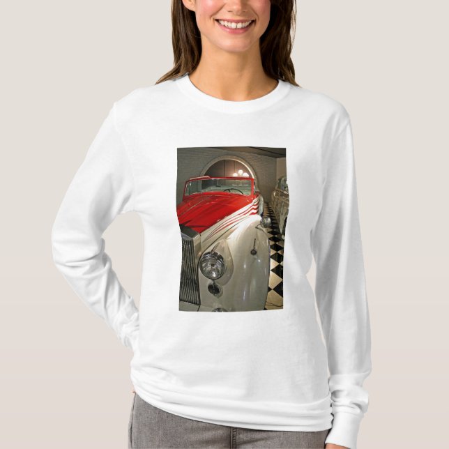 Bilsamling i det Liberace fundamentet och Tee (Framsida)