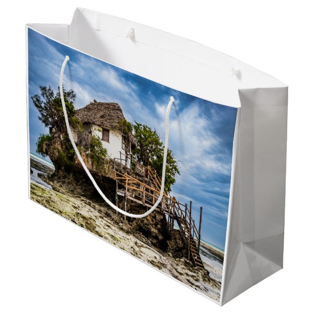 Bilturesque-hus på en tropisk korallextraktion (Baksidan Vinklad)