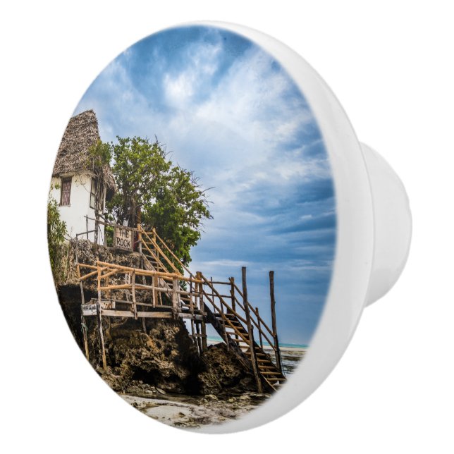 Bilturesque-hus på en tropisk korallextraktion knopp (Höger)