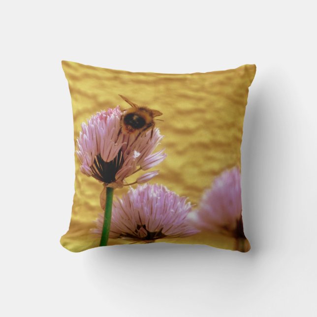 Bin med Chive Flowers Kudde (Framsida)
