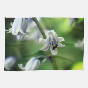 Bin på Blurkblomning nära Kökshandduk