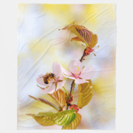 Bin på en körsbärsblomma fleecefilt