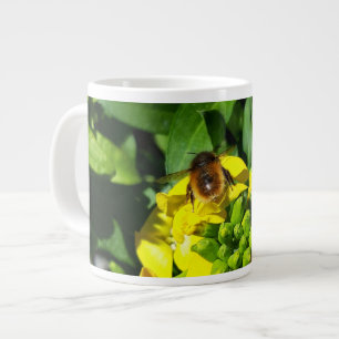 Bin på Gula blommor Jumbo Mugg
