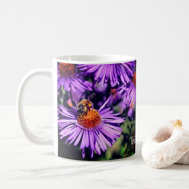 Bin på Lila Aster Flower Personlig Kaffemugg (Med munk)