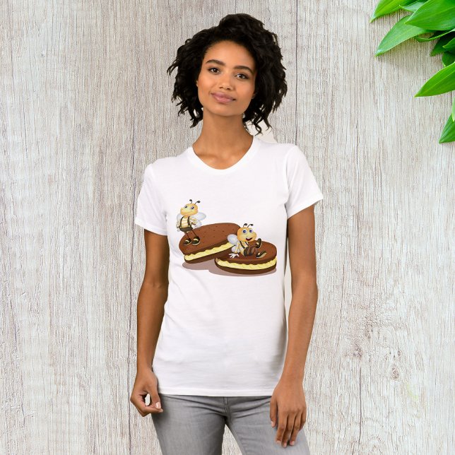 Bin på två biscuber Womens T-Shirt (Skapare uppladdad)