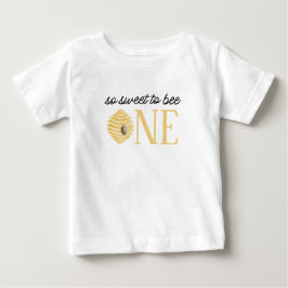 Bina 1-års födelsedag Söt att vara ett T Shirt
