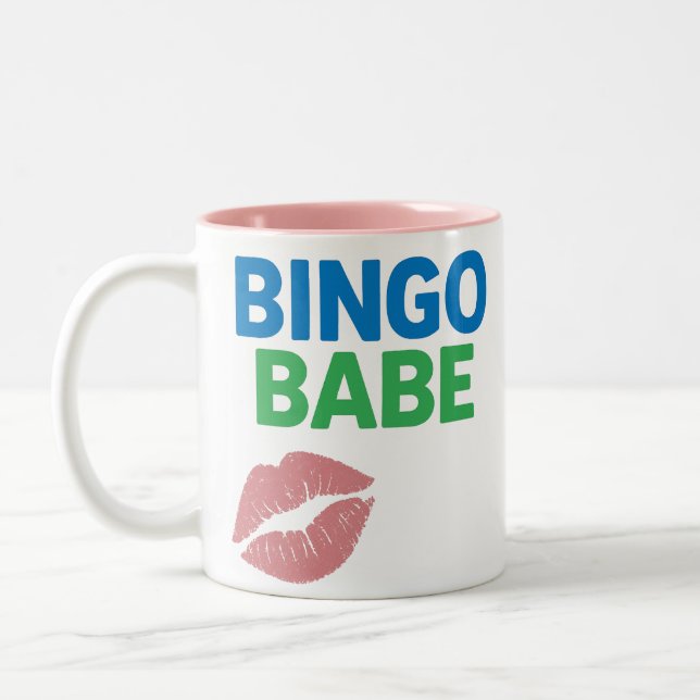 Bingo Babe Cute och Confident Bingo Älskare Två-Tonad Mugg (Vänster)