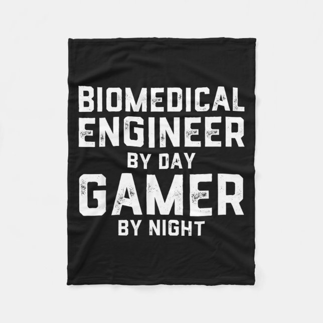 Biomedical Engineer By Day Gamer By Night Bio Med  Fleecefilt (Framsidan)