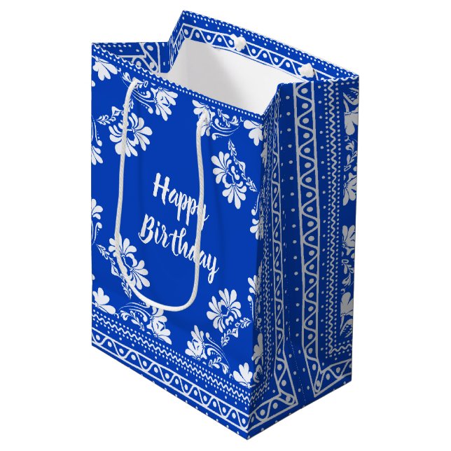 Birthday Blue and White Bandanna Medium Gift Bag (Framsidan Vinklad)