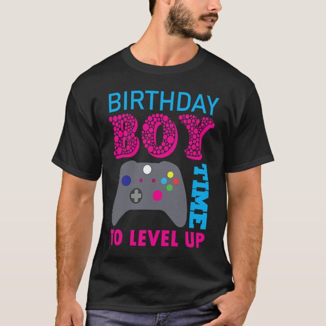 Birthday Boy Video Game Birthday Party T Shirt (Framsida)