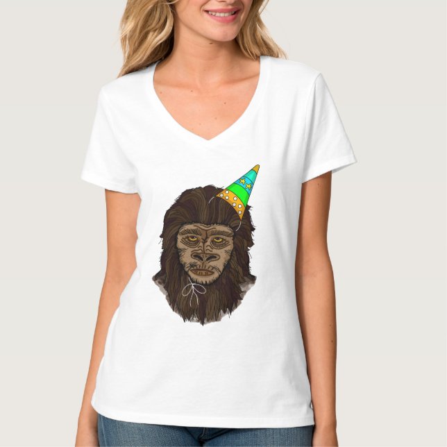 Birthday Girl Bigfoot T Shirt (Framsida)