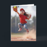 Birthday Girl Jumping to Catch a Softball Kort<br><div class="desc">En ung flicka,  klädd i beskärda jeans,  en röd skjorta och en hatt,  hoppar energiskt medan hon fångar en mjuk kula i handsken. Inre text kan redigeras.</div>