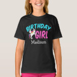 Birthday Girl Rainbow Unicorn Party Kids T Shirt<br><div class="desc">Party garanterar en liten flicka som kärlek rainbollar unicorns med vingar som kan flyga med magi. Söt isblått och rosa personlig med ditt barns namn.</div>