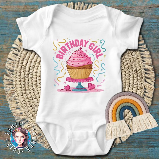 Birthday Girl Rosa Cupaka T Shirt (Skapare uppladdad)
