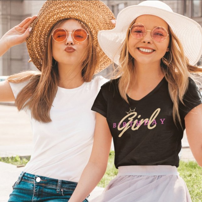 Birthday Girl Typography & Crown, Simple,Modern T Shirt (Skapare uppladdad)